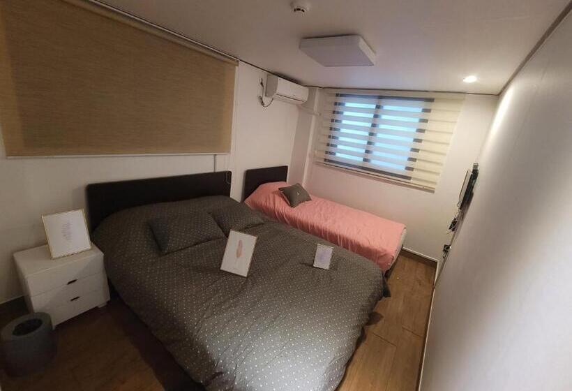Delüks Üç Kişilik Oda, Olive Hostel Myeongdong