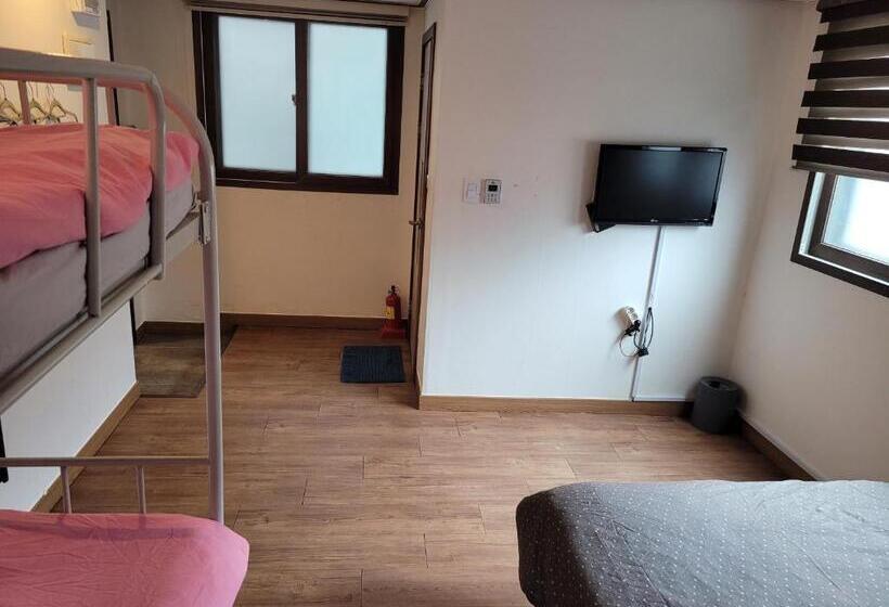 Aile Odası, Olive Hostel Myeongdong