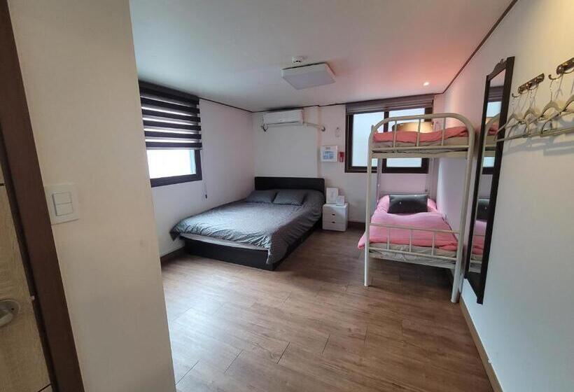 Aile Odası, Olive Hostel Myeongdong