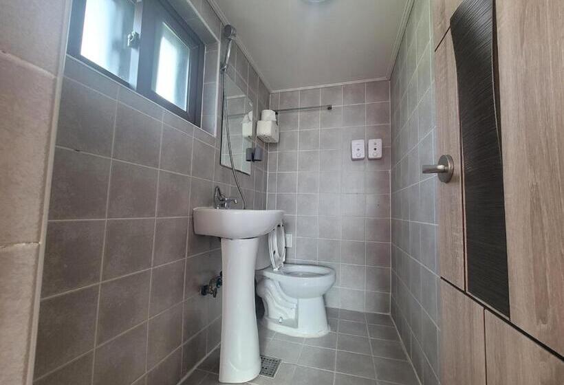 Teraslı Standart Stüdyo, Olive Hostel Myeongdong