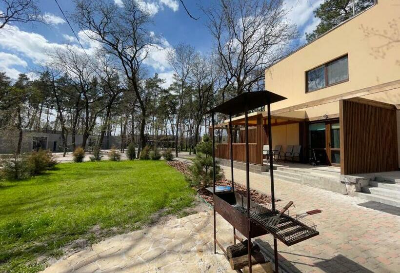 اتاق خانوادگی, апартаменти у лісі