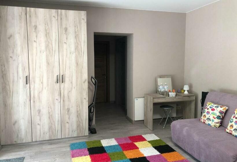 اتاق خانوادگی, апартаменти у лісі