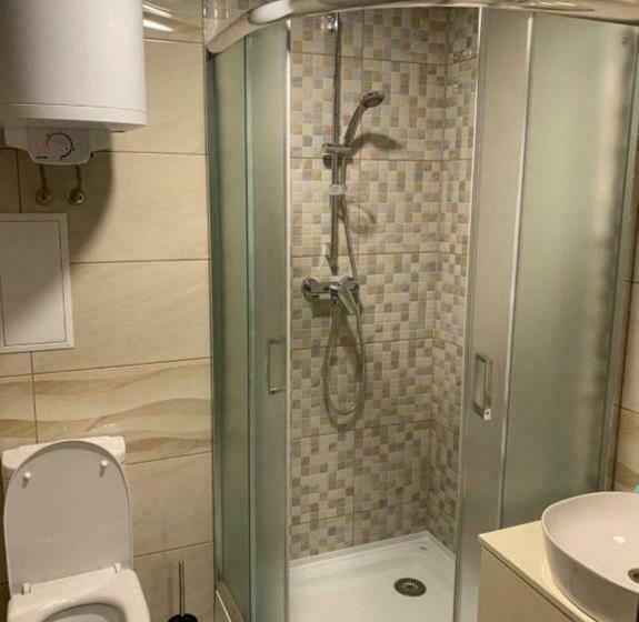 اتاق خانوادگی, апартаменти у лісі