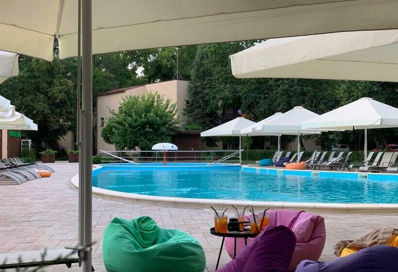 اتاق خانوادگی, апартаменти у лісі