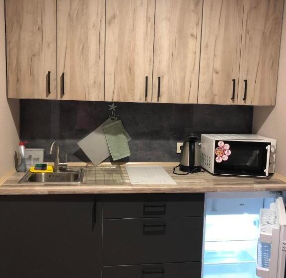 اتاق خانوادگی, апартаменти у лісі