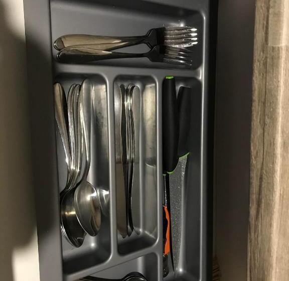 اتاق خانوادگی, апартаменти у лісі