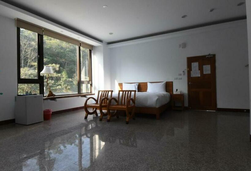 Deluxe Room Mountain View, 巨缿民宿巨象民宿