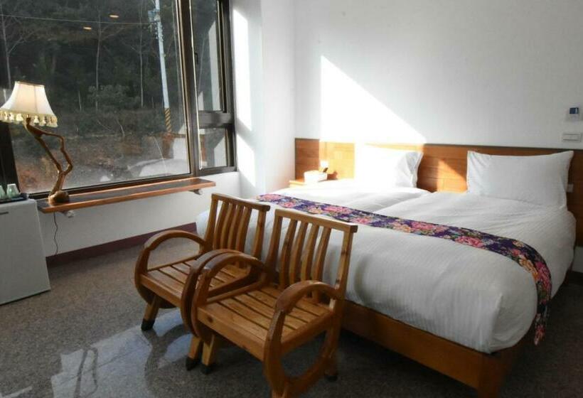 Deluxe Room Mountain View, 巨缿民宿巨象民宿