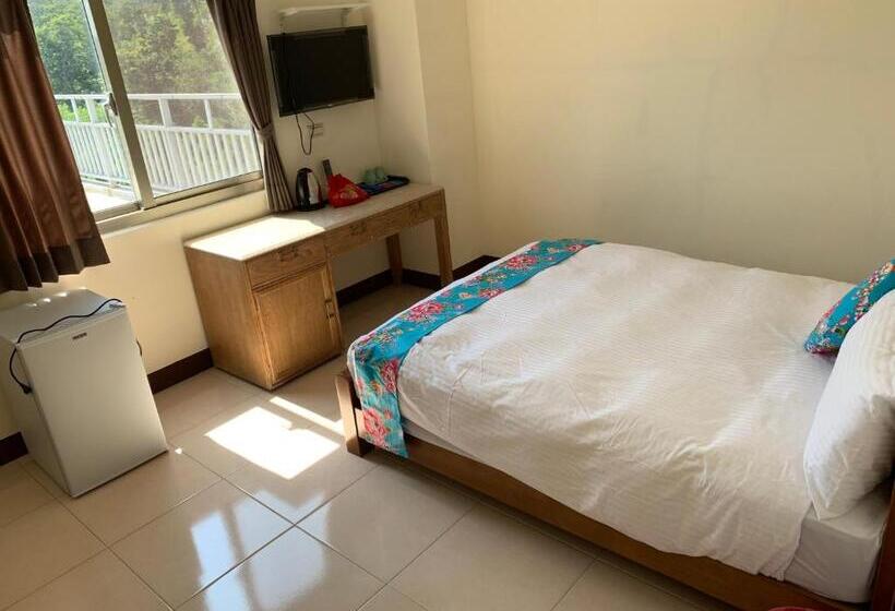 اتاق استاندارد با چشمانداز کوهستان, 巨缿民宿巨象民宿