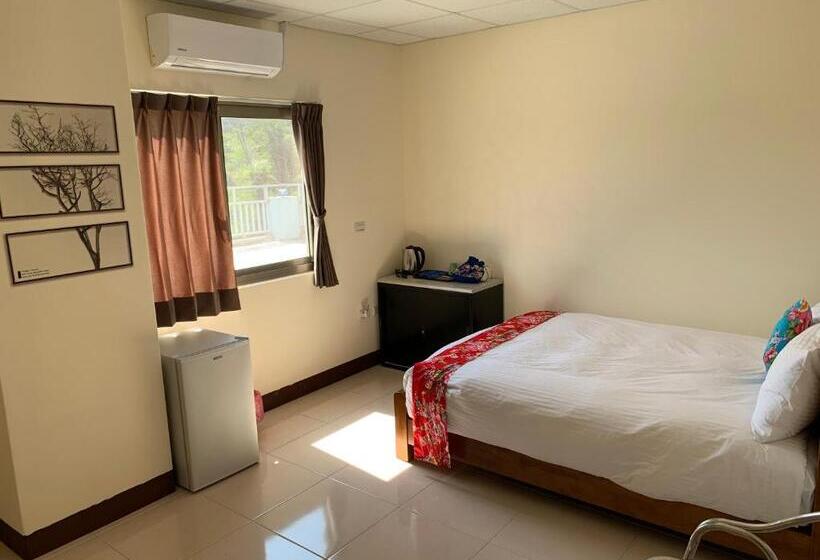 اتاق استاندارد با چشمانداز کوهستان, 巨缿民宿巨象民宿