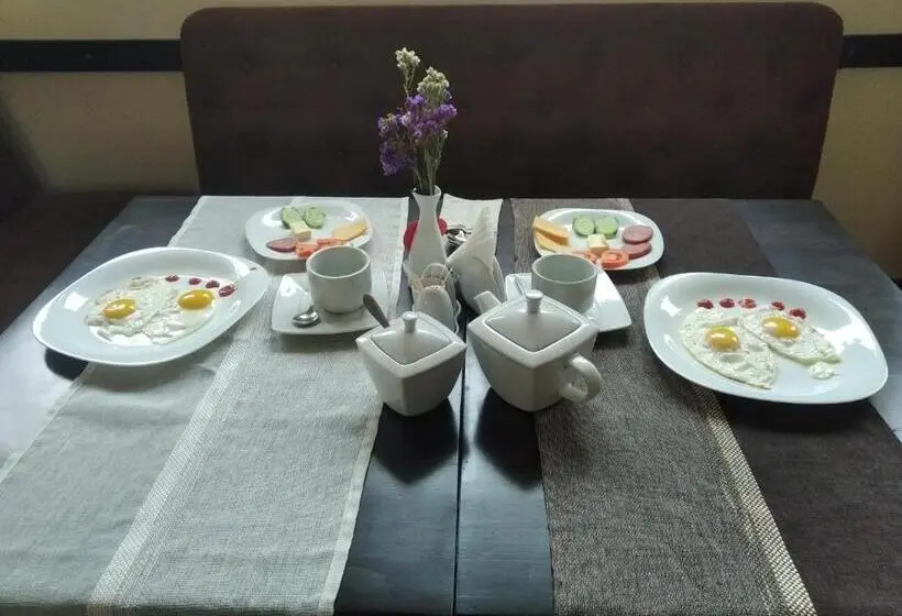 اتاق اجرایی سه نفره, згадка
