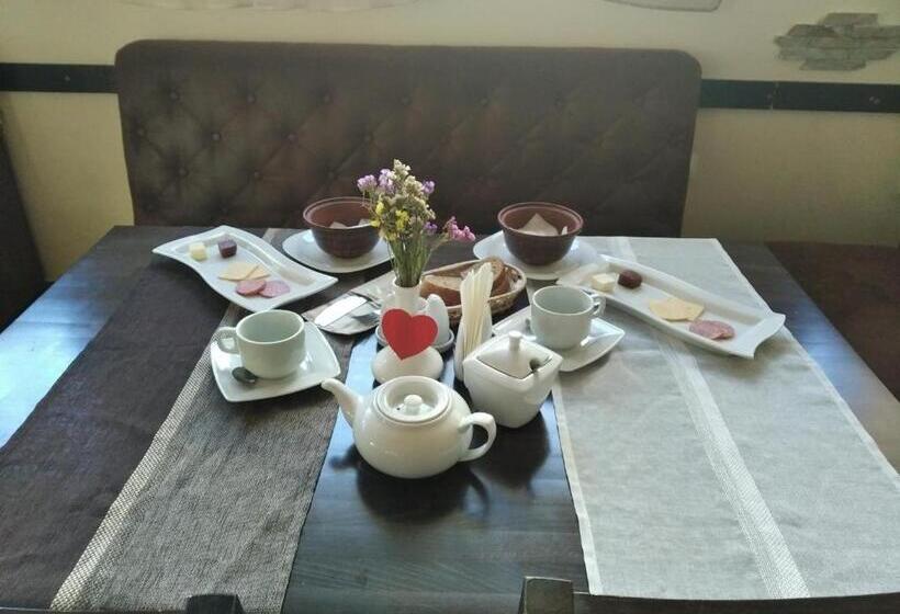 Трехместный Президентский, згадка