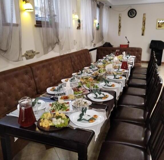 Четырехместный Номер Стандарт, згадка