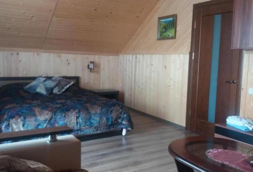 Люкс с Балконом, котедж хата рибака