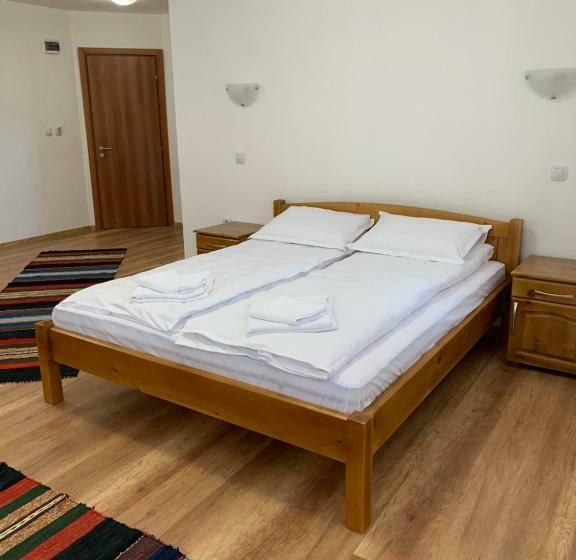 Standard Trippelrum, сининкова къща