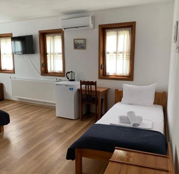 Standard Trippelrum, сининкова къща