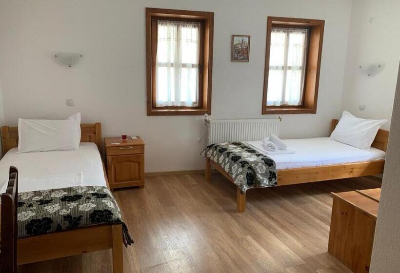 Standardrum, сининкова къща