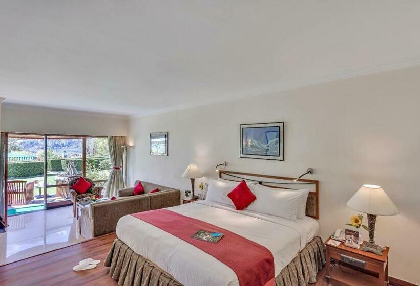 디럭스 룸, Club Mahindra White Meadows Manali