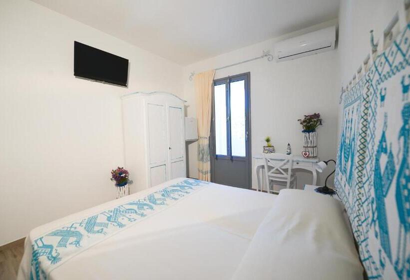 חדר סטנדרט עם מרפסת, Made