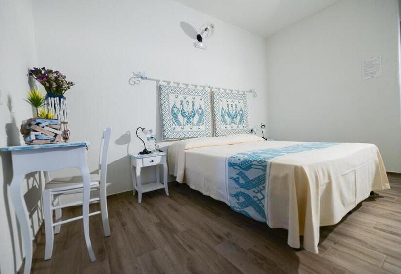 חדר סטנדרט יחיד עם מרפסת, Made