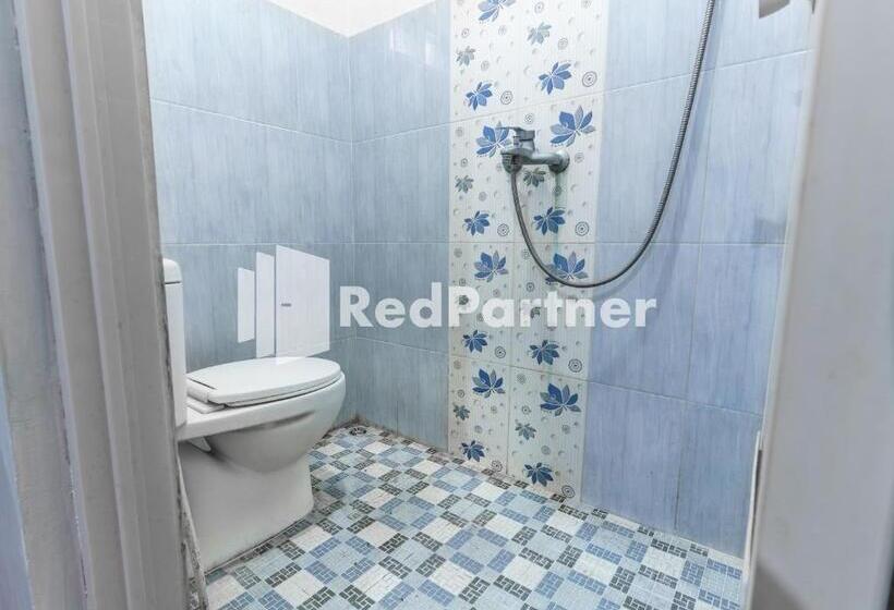 经济房, Nafisa Homestay Syariah Near Jatim Park 3 Batu Mitra Reddoorz