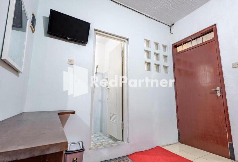 经济房, Nafisa Homestay Syariah Near Jatim Park 3 Batu Mitra Reddoorz