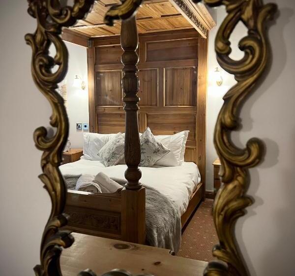 标准间, The Marton Arms