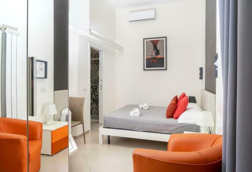 اتاق لوکس, Napoliviva