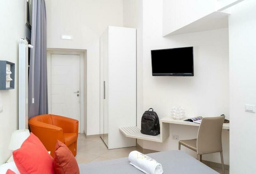 اتاق لوکس, Napoliviva