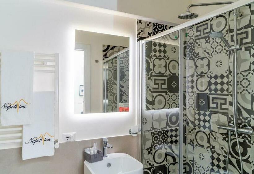 اتاق لوکس, Napoliviva