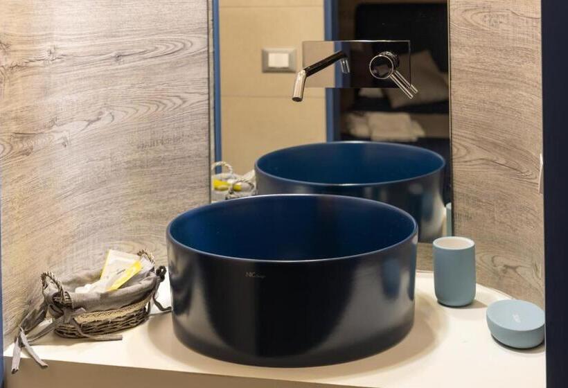 اتاق لوکس, Napoliviva