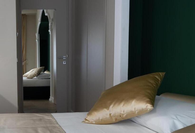 اتاق سوپریور, Napoliviva