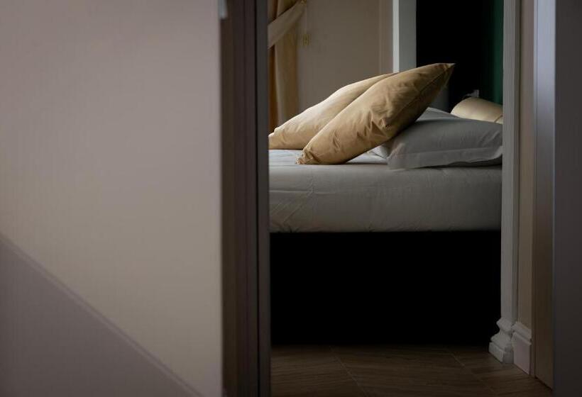 اتاق سوپریور, Napoliviva