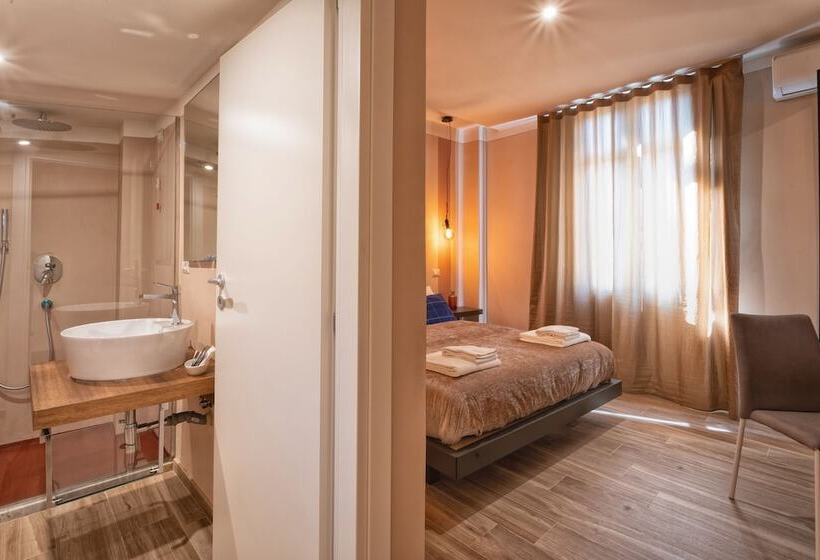 اتاق سوپریور, Gogo` Petit