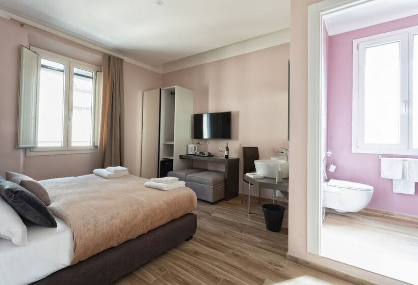 اتاق لوکس, Gogo` Petit