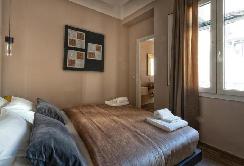 اتاق استاندارد, Gogo` Petit