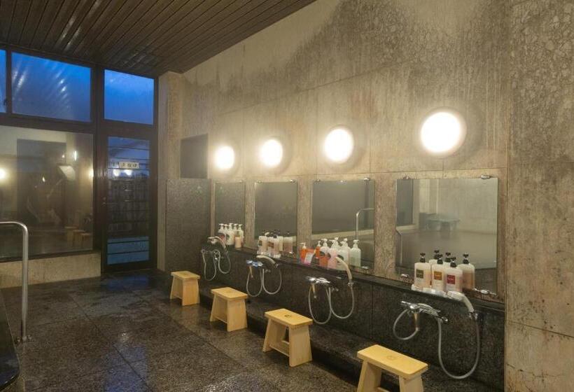 غرفة عائلية, Sakadojo