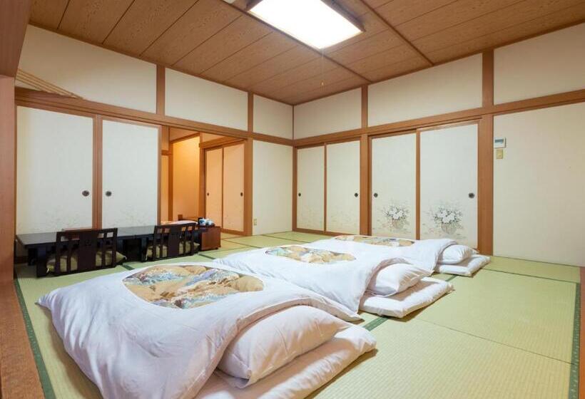 غرفة عائلية, Sakadojo