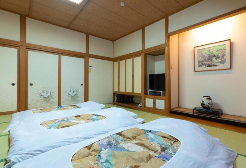 غرفة عائلية, Sakadojo