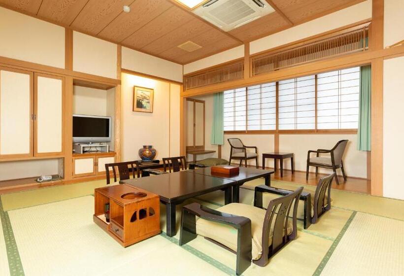 غرفة عائلية, Sakadojo