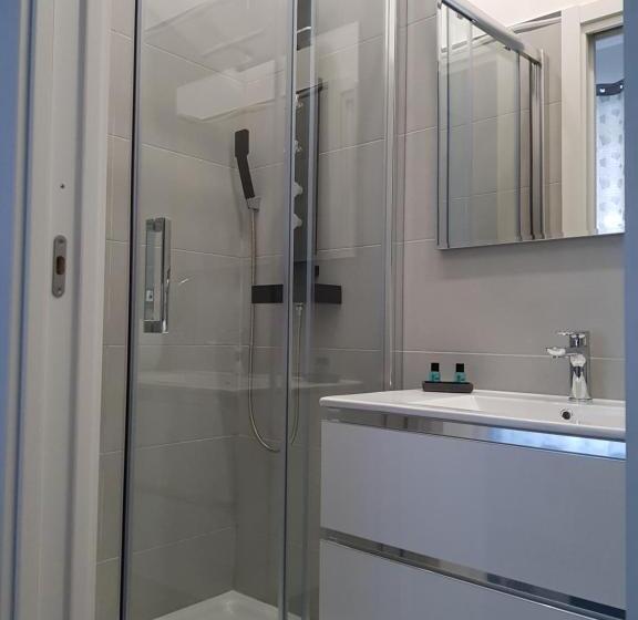 스탠다드 트리플 룸, B&b Flora