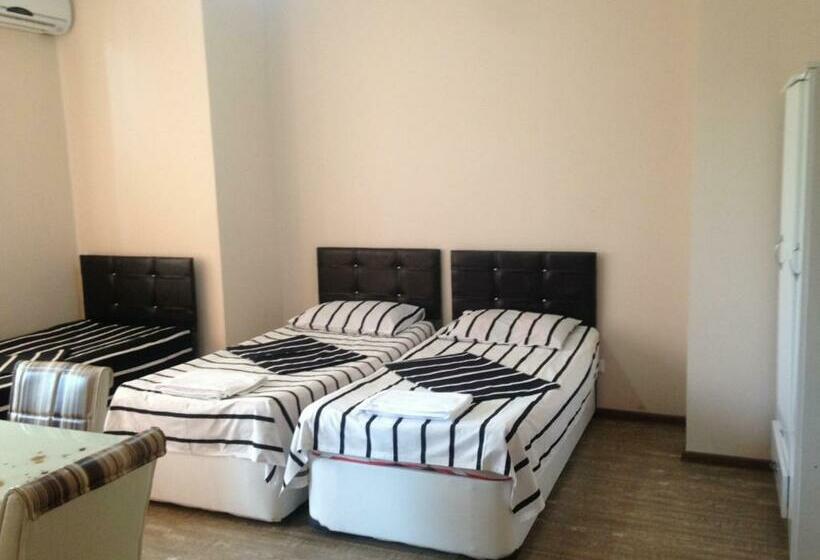 اتاق استاندارد سه تخته با بالکن, Elite Hotel Kobuleti