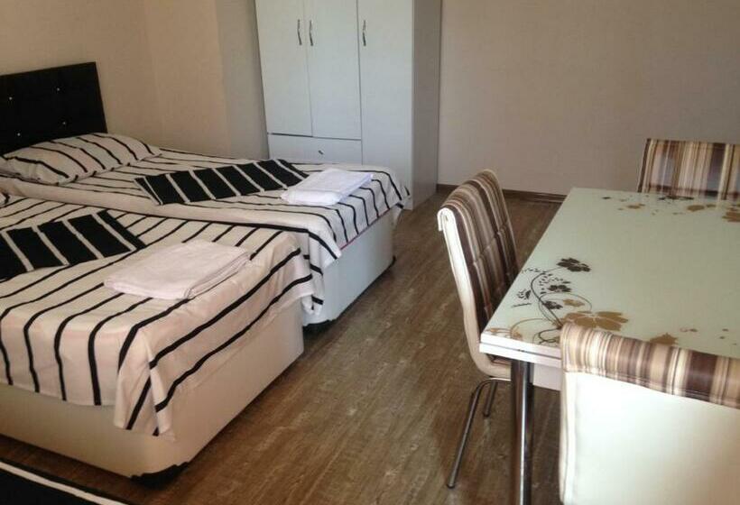 اتاق استاندارد سه تخته با بالکن, Elite Hotel Kobuleti