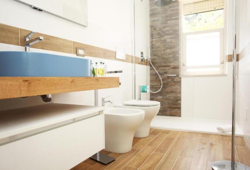 آپارتمان 1 خوابه با چشم‌انداز دریا, Beachside Rooms & Suites