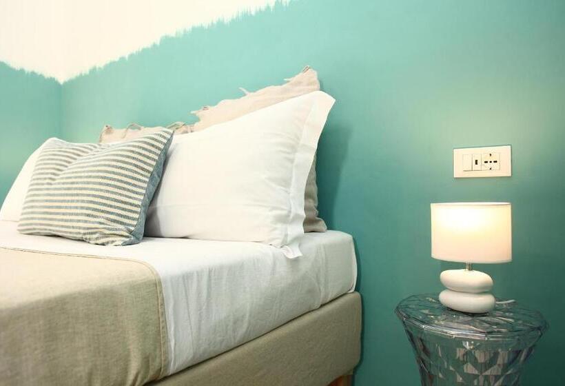 سوییت خانوادگی, Beachside Rooms & Suites