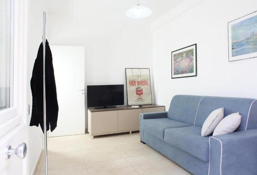 اتاق خانوادگی, Beachside Rooms & Suites