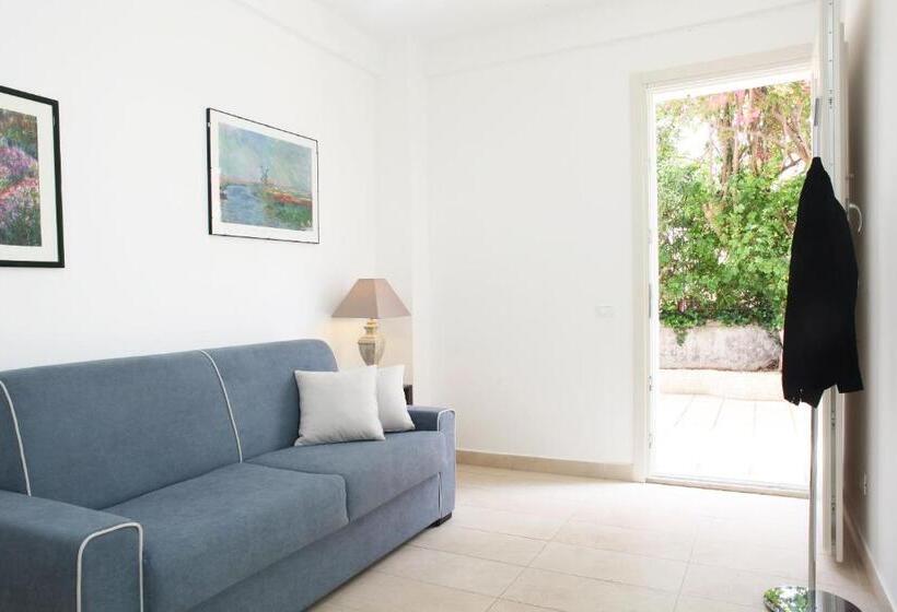 اتاق خانوادگی, Beachside Rooms & Suites