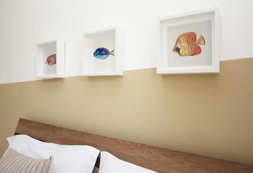 اتاق خانوادگی, Beachside Rooms & Suites