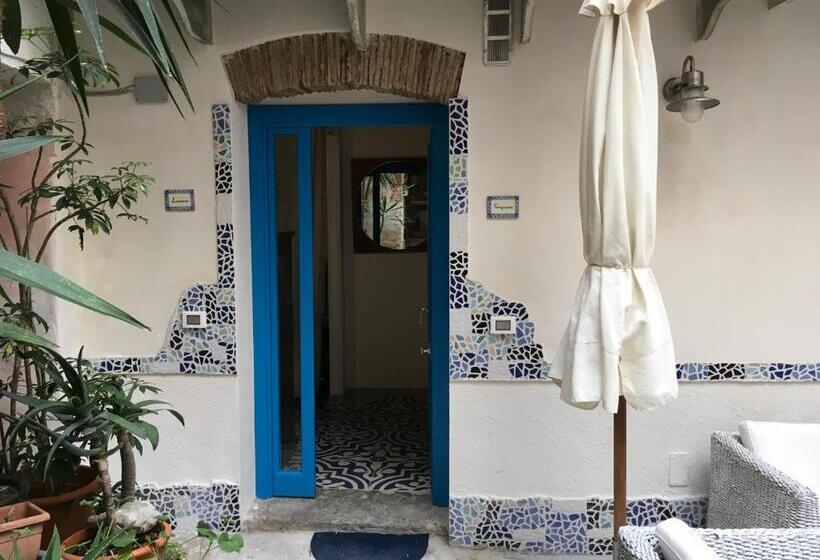 标准间, Cortile Azzurro