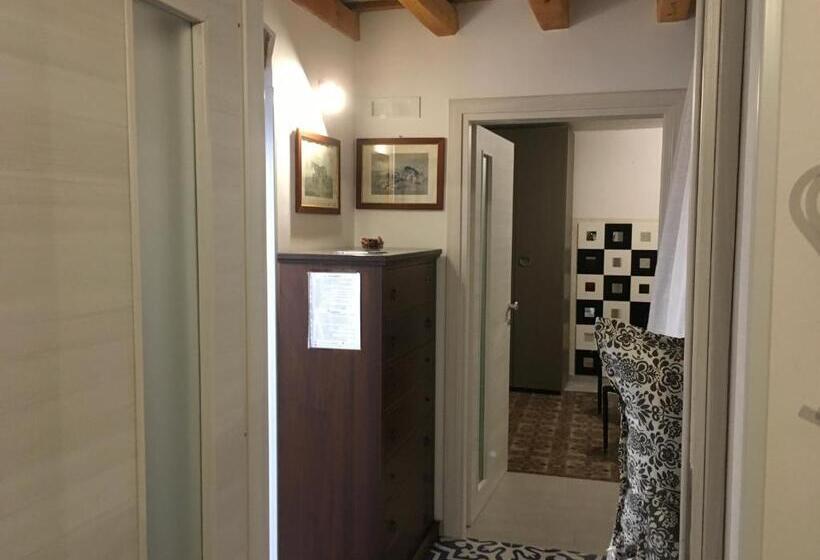 标准间, Cortile Azzurro